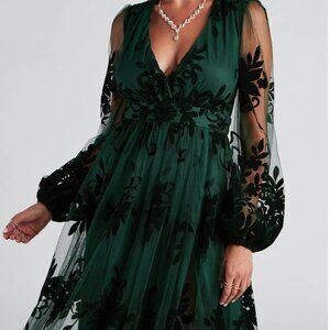 GREEN FORMAL PLUNGE A-LINE DRESS